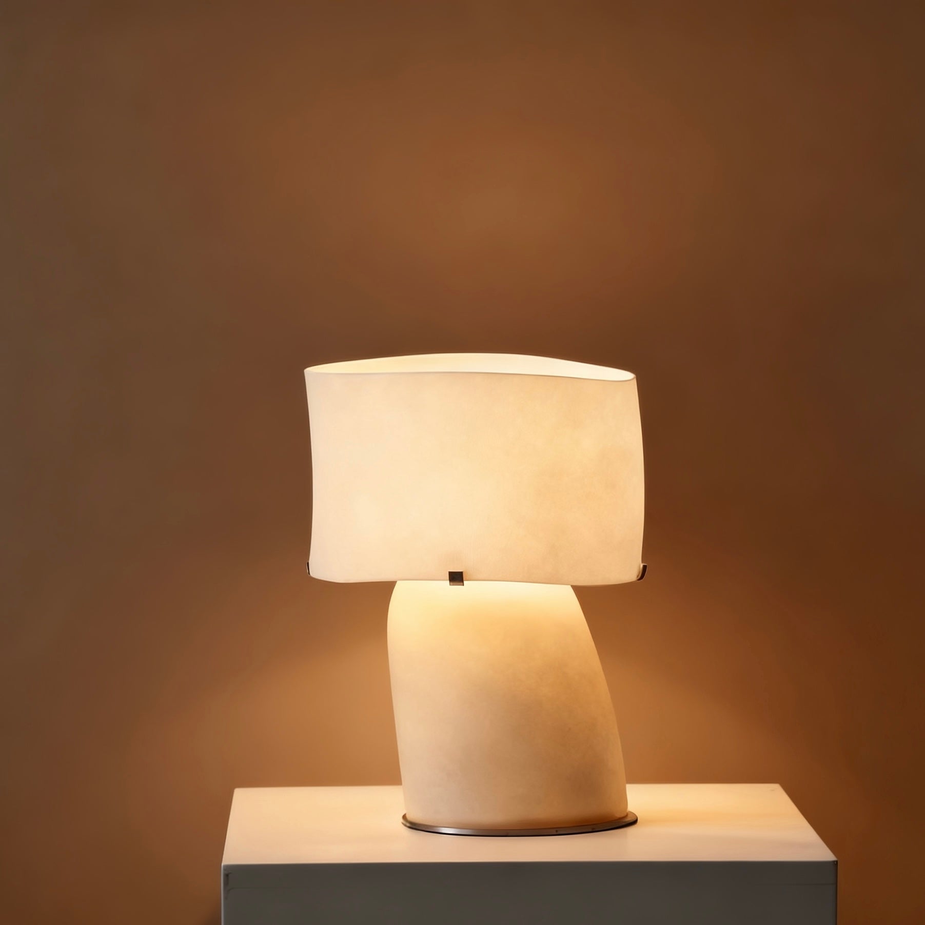 Table lamp